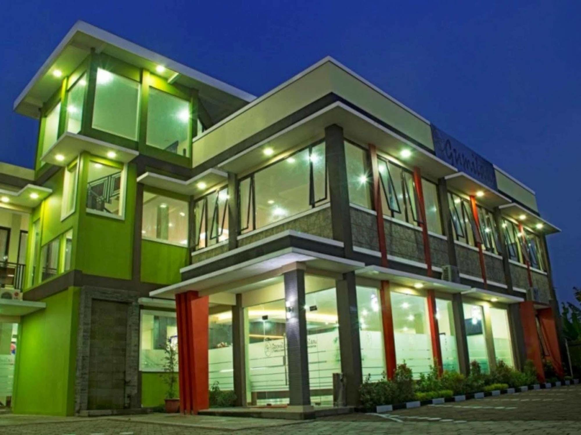 Gumilang Hotel Puncak Exterior foto